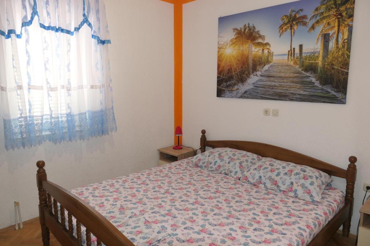 Apartments And Rooms Juki เซนญ์ ภายนอก รูปภาพ