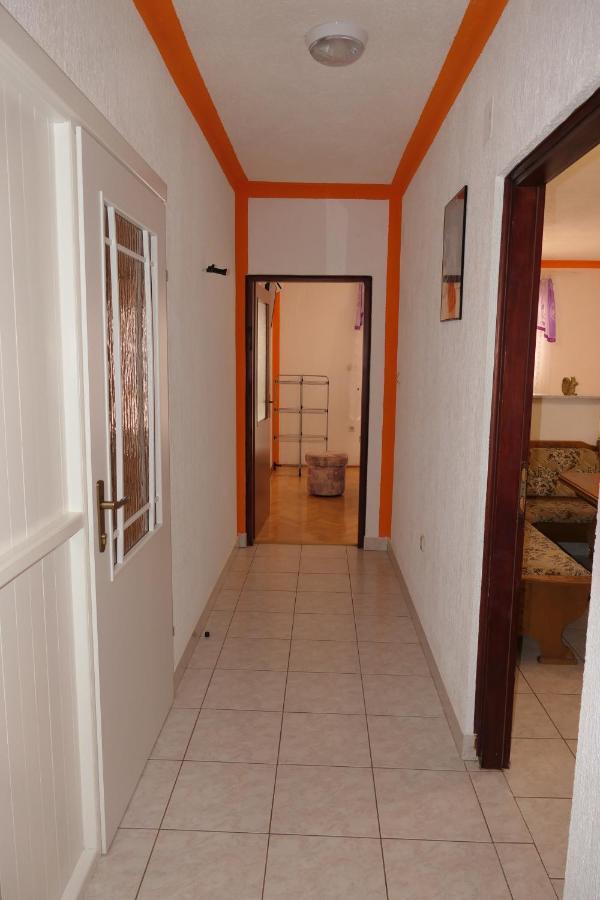 Apartments And Rooms Juki เซนญ์ ภายนอก รูปภาพ