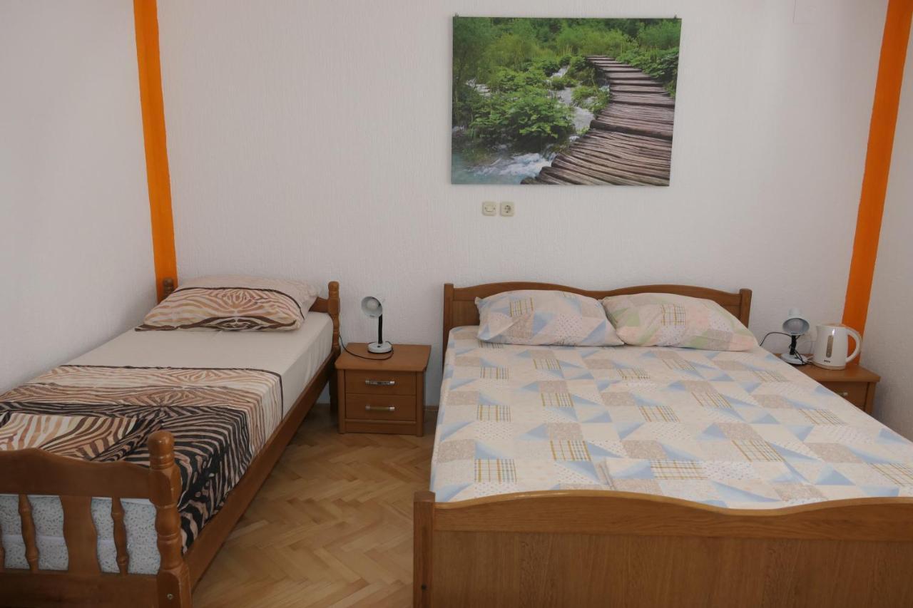 Apartments And Rooms Juki เซนญ์ ภายนอก รูปภาพ