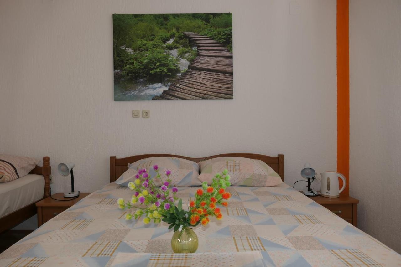 Apartments And Rooms Juki เซนญ์ ภายนอก รูปภาพ