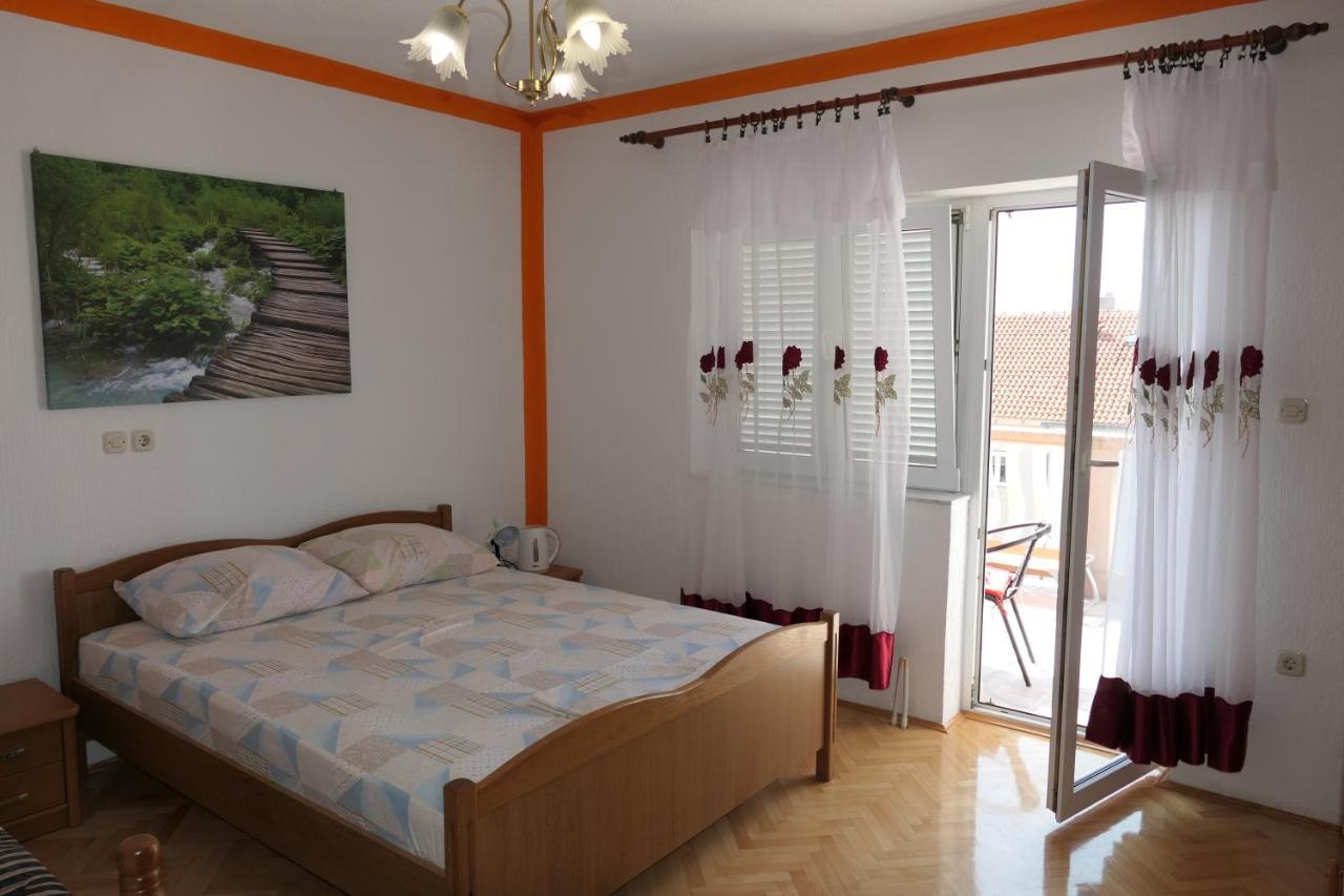 Apartments And Rooms Juki เซนญ์ ภายนอก รูปภาพ