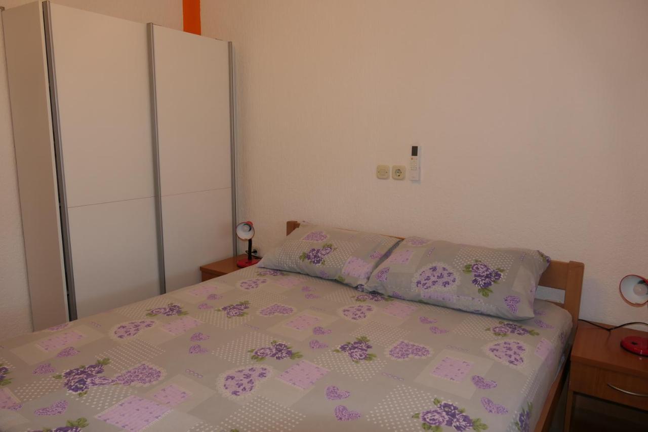 Apartments And Rooms Juki เซนญ์ ภายนอก รูปภาพ