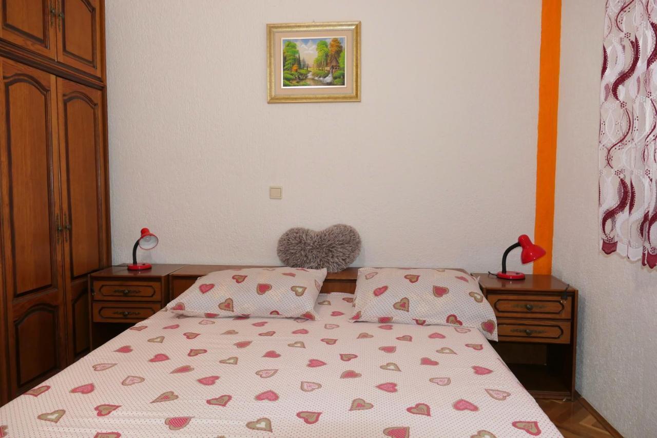 Apartments And Rooms Juki เซนญ์ ภายนอก รูปภาพ
