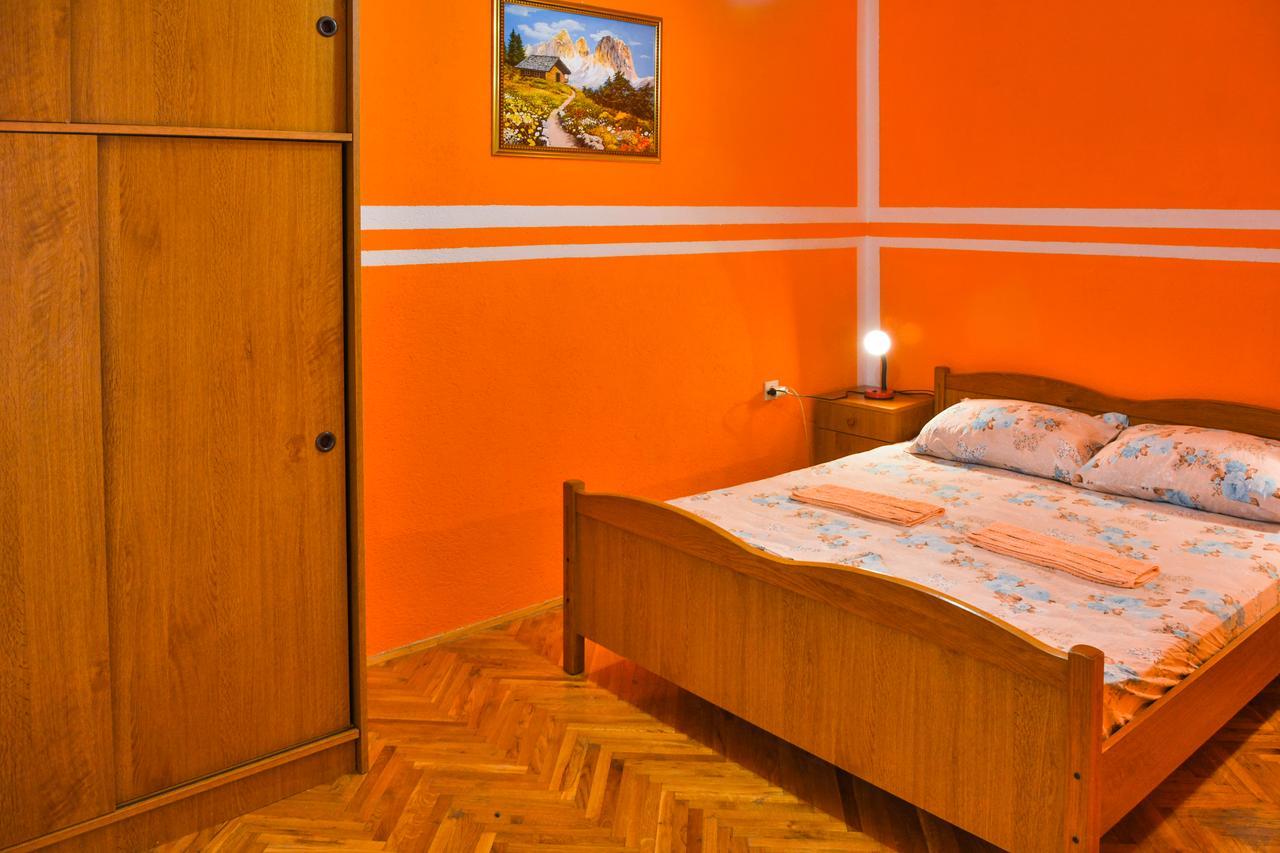 Apartments And Rooms Juki เซนญ์ ภายนอก รูปภาพ