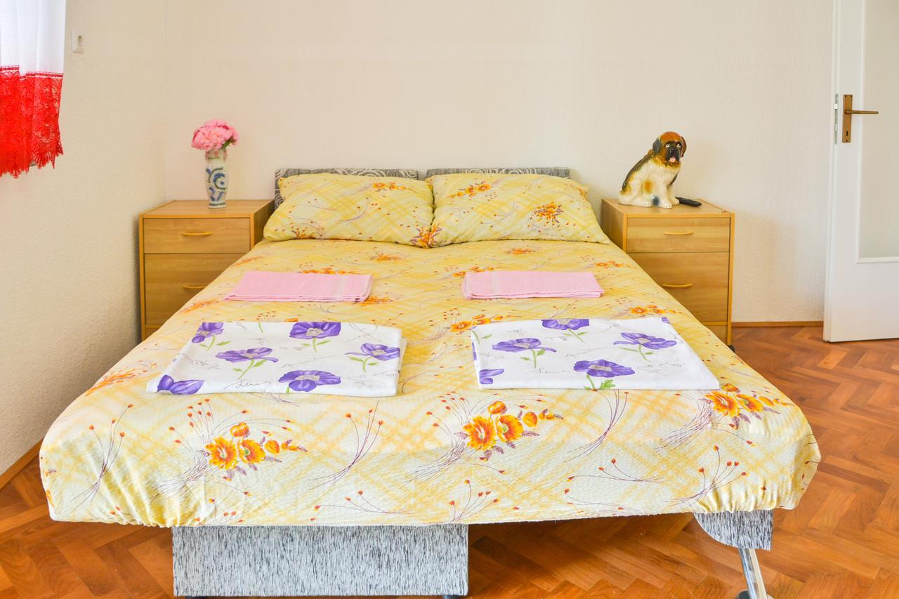 Apartments And Rooms Juki เซนญ์ ภายนอก รูปภาพ