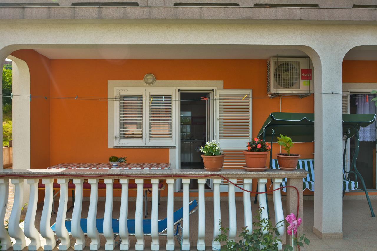 Apartments And Rooms Juki เซนญ์ ภายนอก รูปภาพ